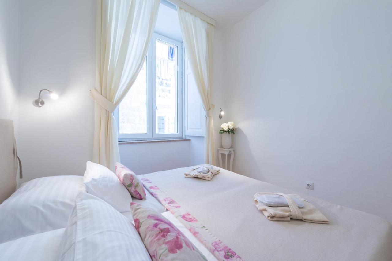 Flores Guest house